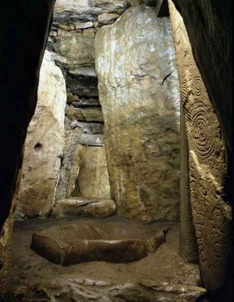 Basin stone in Dowth North chamber from passage